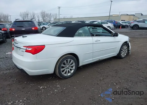 2014 Chrysler 200 Touring z USA, uszkodzony, nr VIN 1C3BCBEG1EN127288